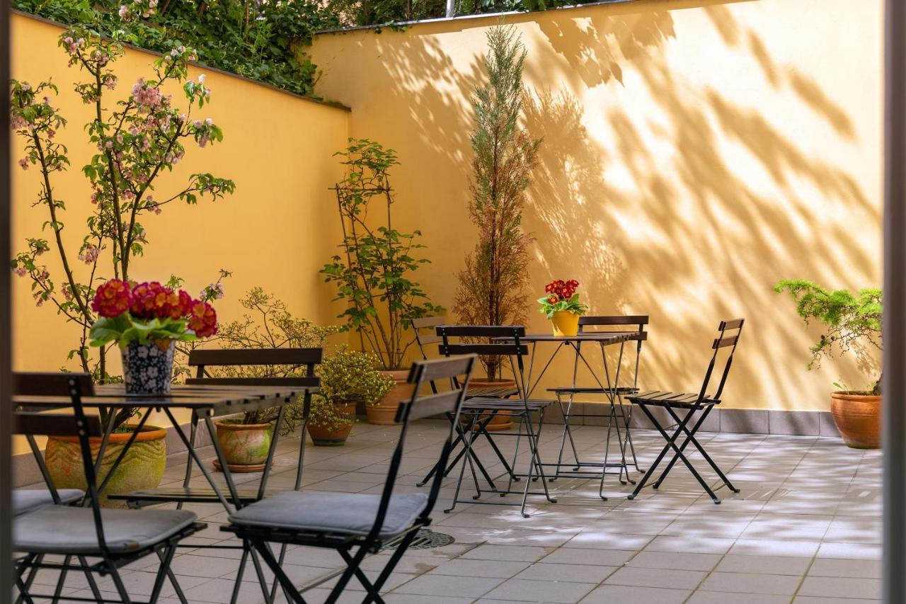 Hotel Orion Прага Экстерьер фото