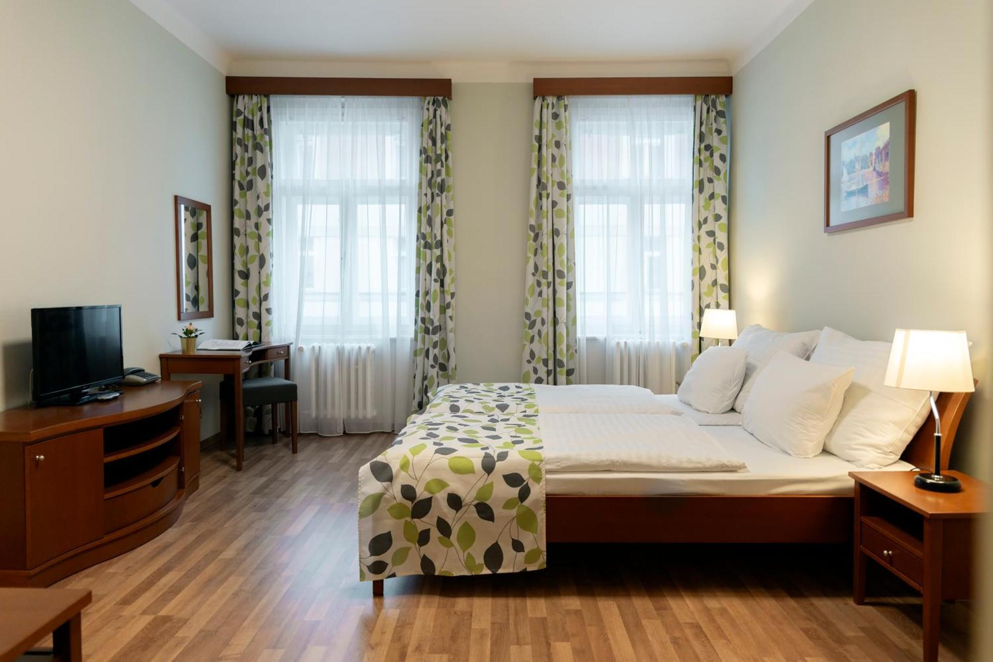 Hotel Orion Прага Экстерьер фото