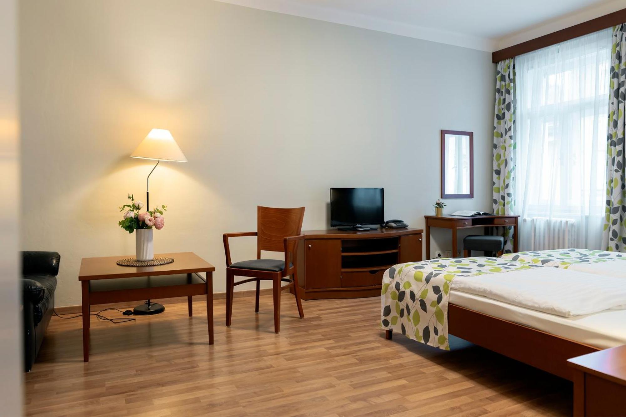 Hotel Orion Прага Экстерьер фото