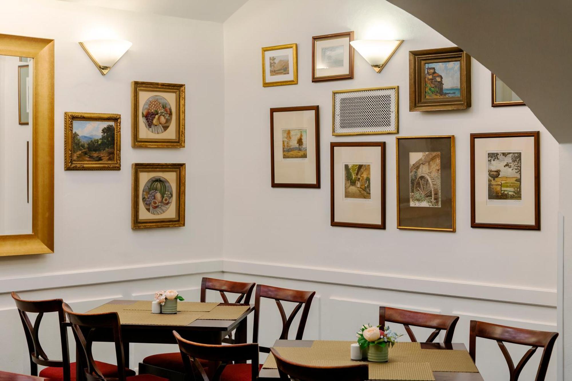 Hotel Orion Прага Экстерьер фото