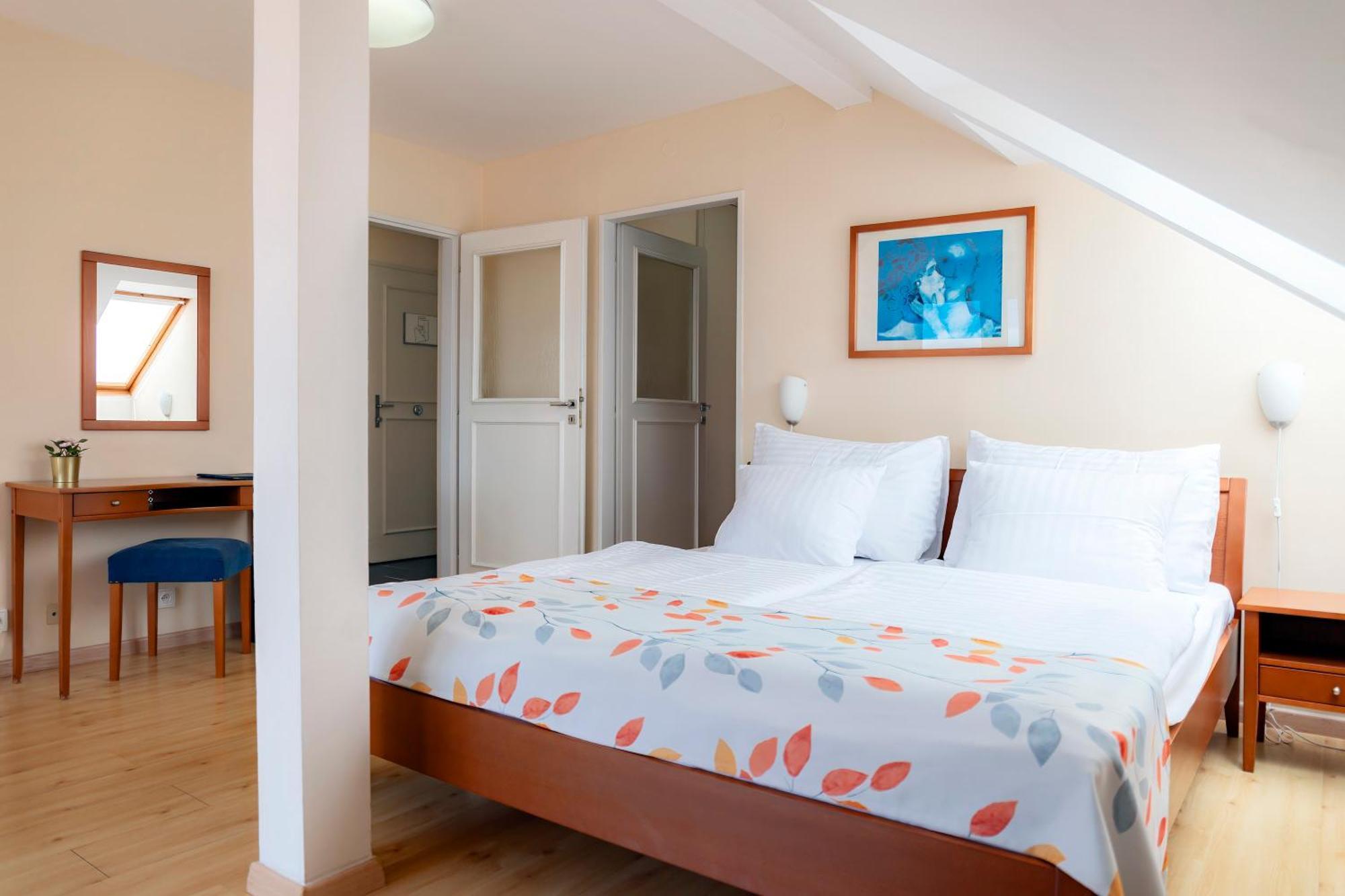 Hotel Orion Прага Экстерьер фото